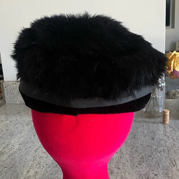 Vintage Black fur hat with bow & satin lining. Classy and cute! - Picture 3 of 7